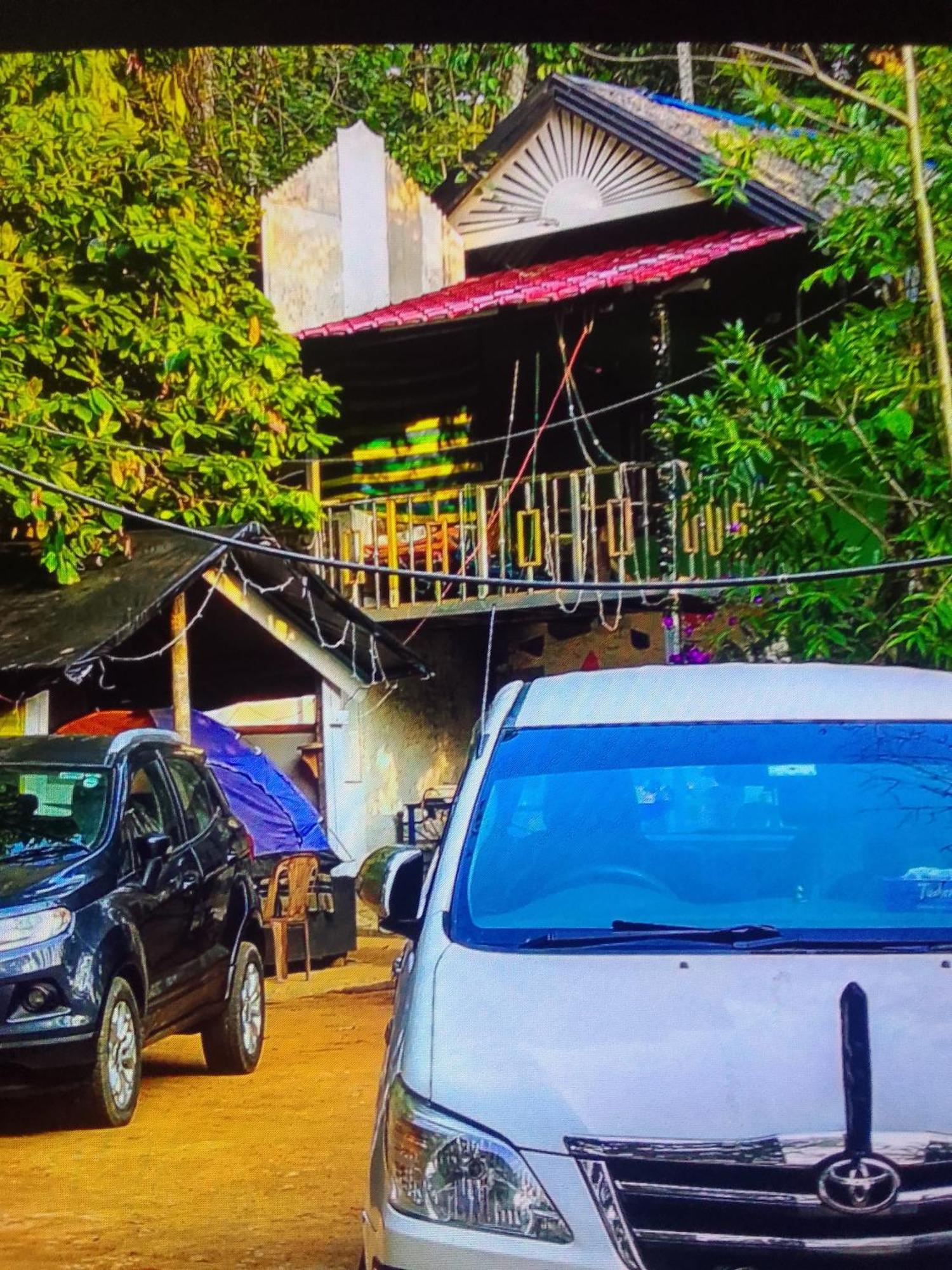 Munnar Green Portico Cottages And Hut Stay Campsite Munnar